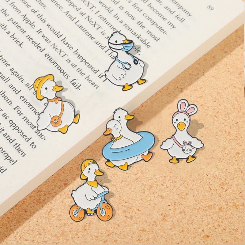 Shop Jewelry & Watches Near Me - Pin Custom Goose Duck Shopping Schwimmen
