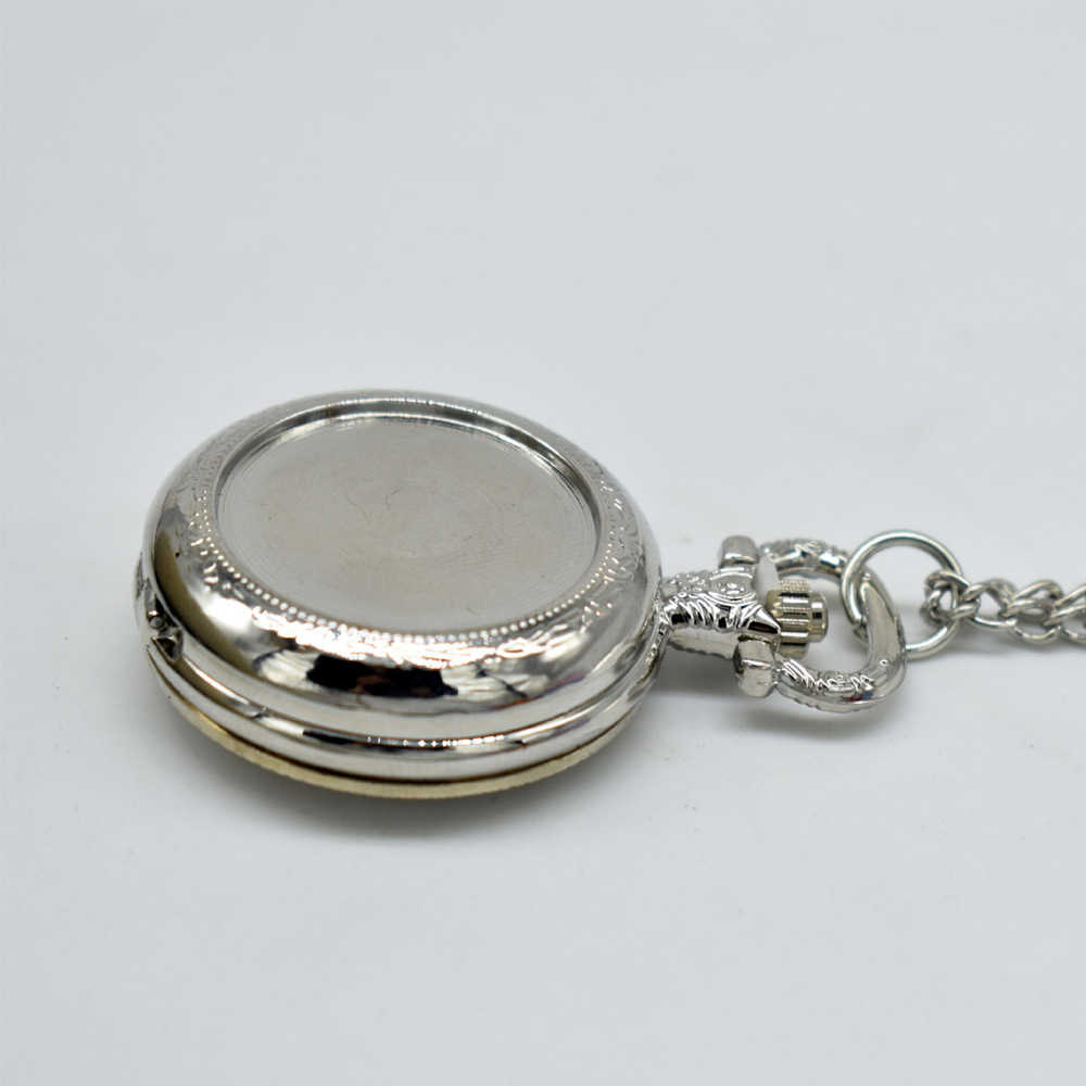 Maßgefertigte Vintage Metall-T – Jewelry And Watches Bewertung und Preis
